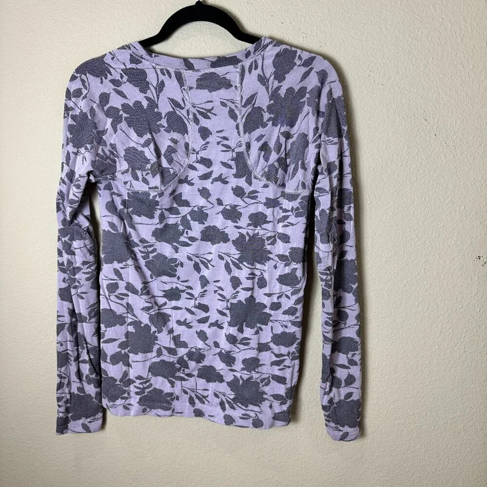 ATHLETA Floral Long Sleeve Athletic WOrk Out Top Size Medium - Picture 6 of 7